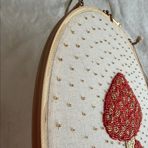Mushroom embroidered hoop ￼ - Picture 4 of 7